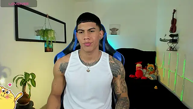 Damian_latinxxx 即時 XXX 聊天