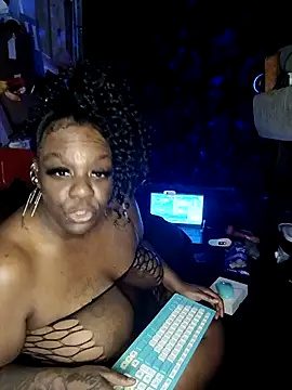 Thickkemzz41 élő XXX-chatje