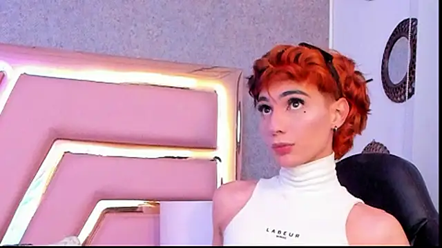 KylieMonnett élő XXX-chatje