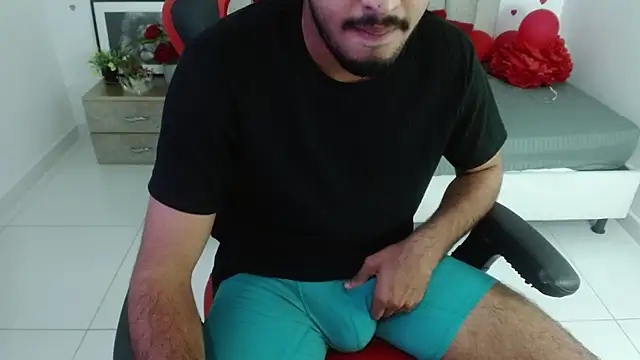 Pokazy przed kamerką – mister_fox723