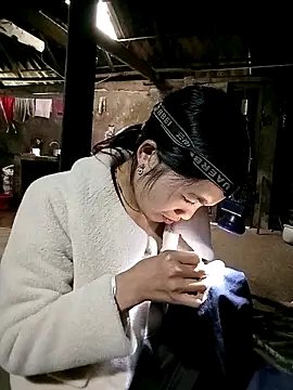 ngan-cute Live XXX Chat