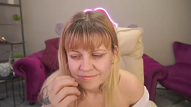 Živý XXX chat BellaLaPetit