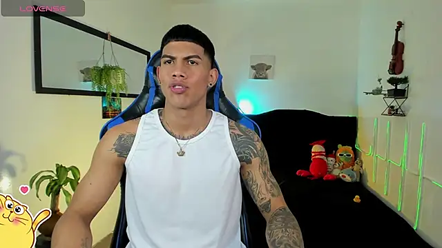 Damian_latinxxx: διαδικτυακό σόου στην κάμερα