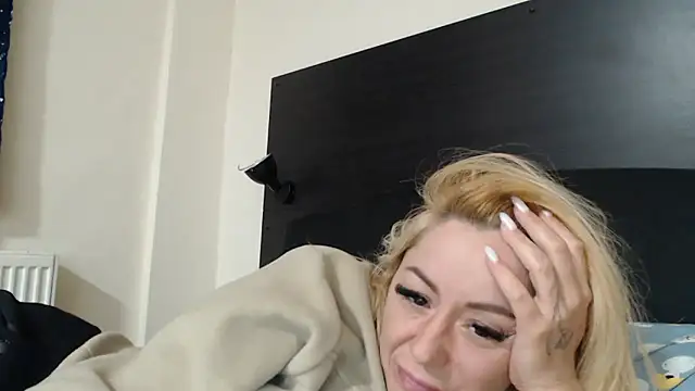 _karolynesyera_: онлайн-секс-чат