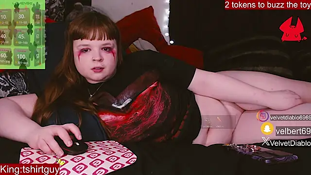 XXX chat uživo modela VelvetDiablo