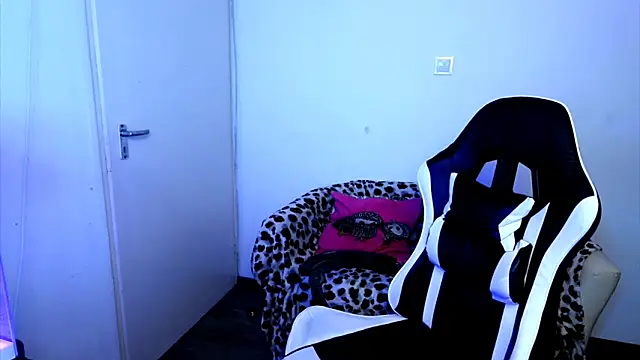 ShyHotNerd 라이브 XXX 채팅