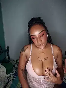 Queen_Amara Chat XXX live