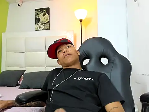 emanuel_23cm Live XXX-Chat