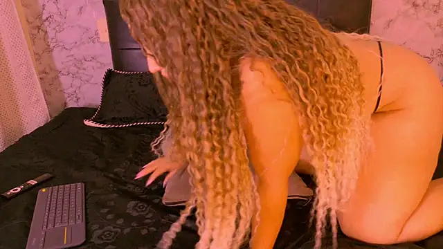 แชท XXX สดของ JulietaHazze_