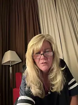 Chatroom XXX en direct de Lenaxox