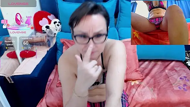 دردشة SexyNicolleX الجنسية المباشرة