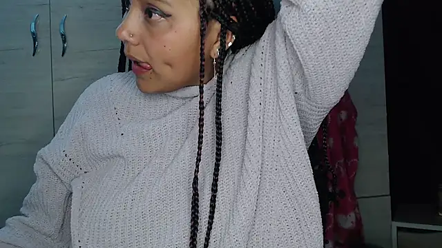 XXX chat uživo modela SWEETT_CORY