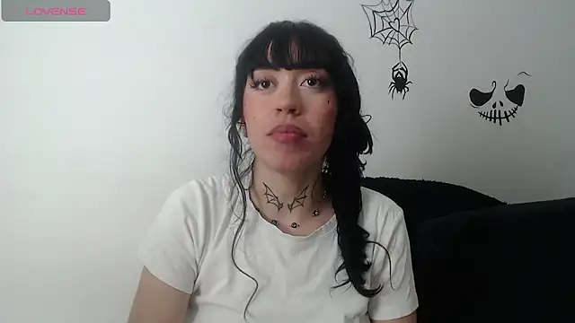 Julieta_De_Los_Angeles – Live XXX-chat