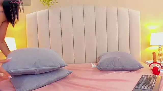 Chat +18 de Rachel_Donnelly ao vivo