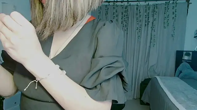 Dama_Scarlata18 Adlı Modelin Canlı XXX Sohbeti