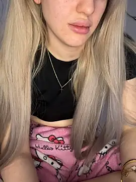 Holly-Glamour Live XXX-Chat