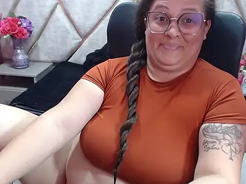 Sarah_Boobs_ 라이브 XXX 채팅