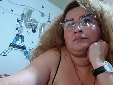 Perla1981-- – Live XXX-chat