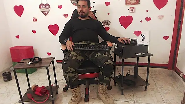 KalethBigDick Adlı Modelin Canlı XXX Sohbeti