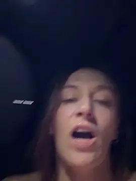 lunagirl13 webkamerás műsora