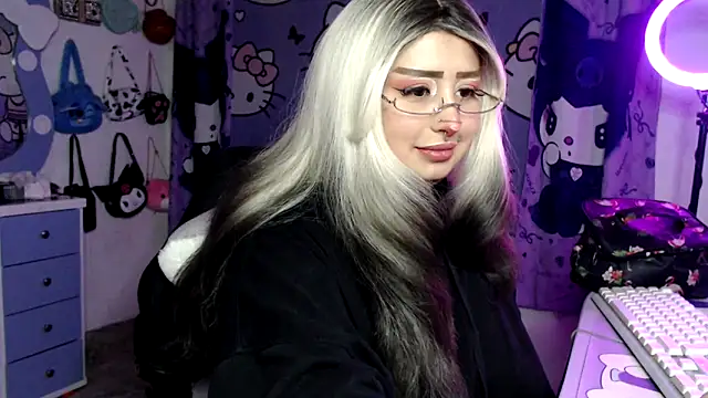 lussyevans24 Obrolan Langsung XXX