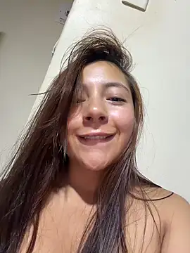 Pokazy przed kamerką – Karlee_Grey1