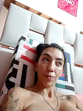 LunaZambrano's Live XXX Chat