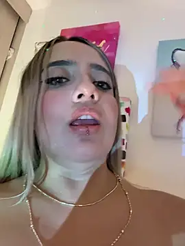 _Ninasanz Chat XXX live