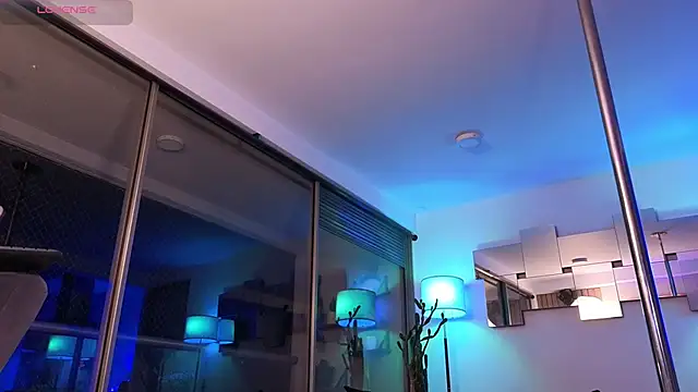 mandi4pole_ Chat XXX in diretta