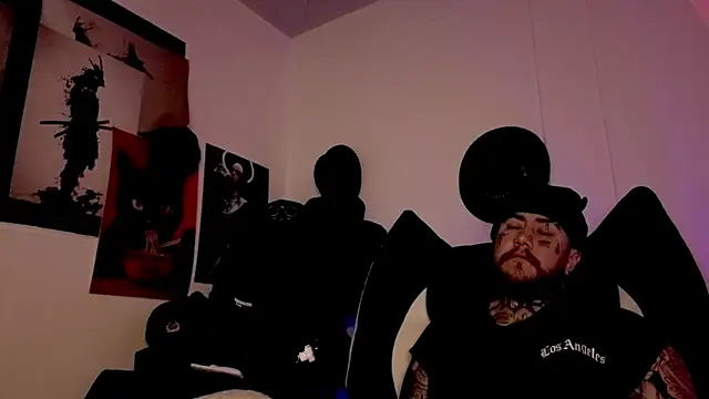 Chatroom XXX en direct de Denjig