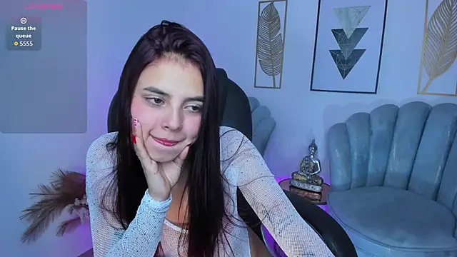 Chat +18 de zharaa_fox ao vivo