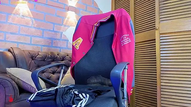 Chatroom XXX en direct de mister_eithan