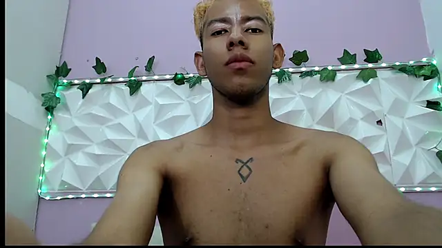 Taylerr_19 Live XXX-chat