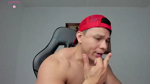 RoyConstance: απευθείας συνομιλία ΧΧΧ