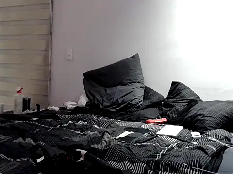 Iscariot19: απευθείας συνομιλία ΧΧΧ