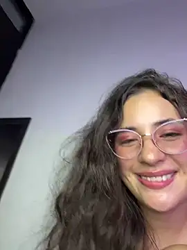 Chatroom XXX en direct de baaby-miiaa