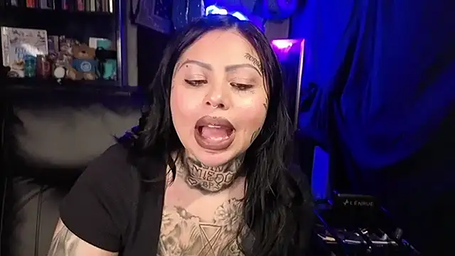 chicanachic13 webkamerás műsora