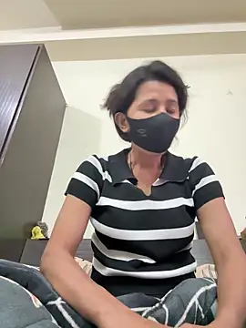 raavigirl Webcam show