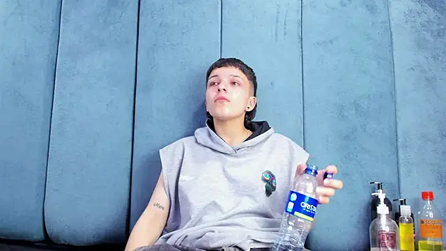 Megan_Thompson_ élő XXX-chatje