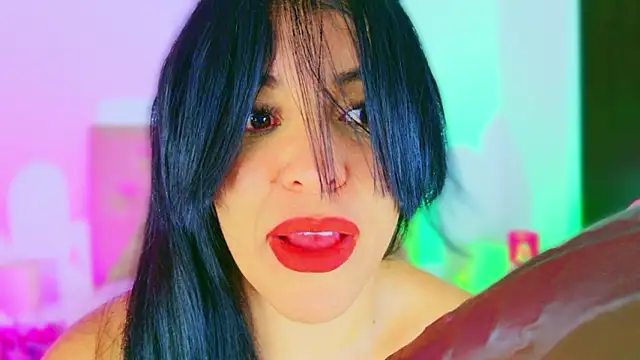 Chatroom XXX en direct de CharlootteEvans