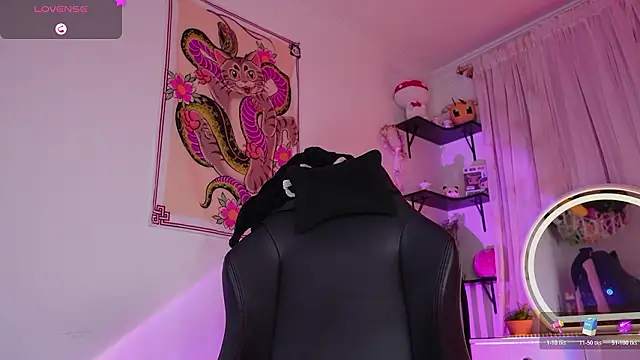 Chat +18 de _nanaleon_ ao vivo