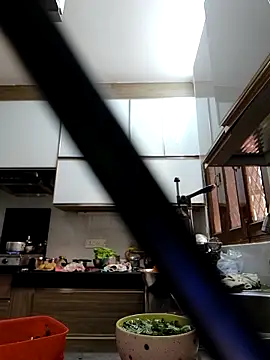 Hot-Sana2: απευθείας συνομιλία ΧΧΧ