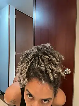 Chatroom XXX en direct de Belkaj