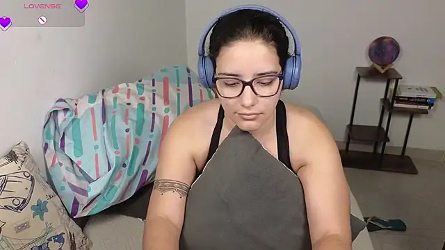 blue__moon_ লাইভ XXX চ্যাট