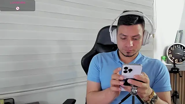 Rick_Adams Show in webcam