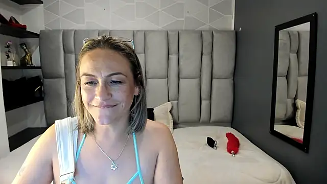 Charlot_milf 라이브 XXX 채팅