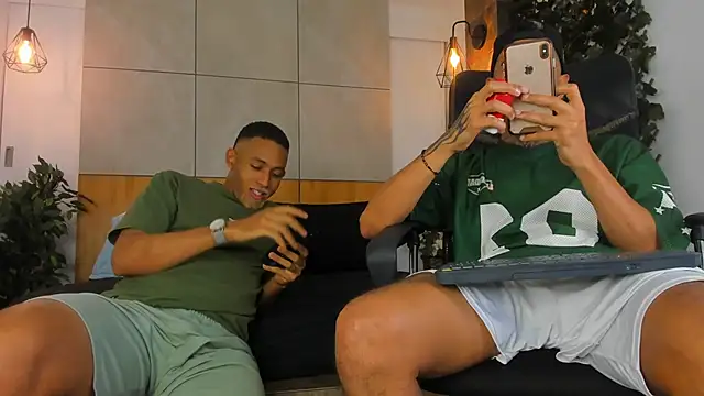 Donovan_Desmond 라이브 XXX 채팅