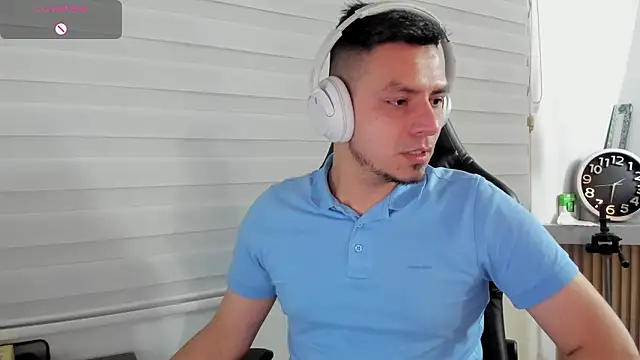 Pokazy przed kamerką – Rick_Adams