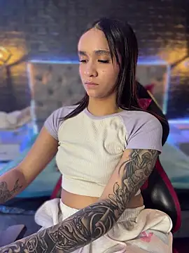 Isabella-Teen Live XXX-Chat