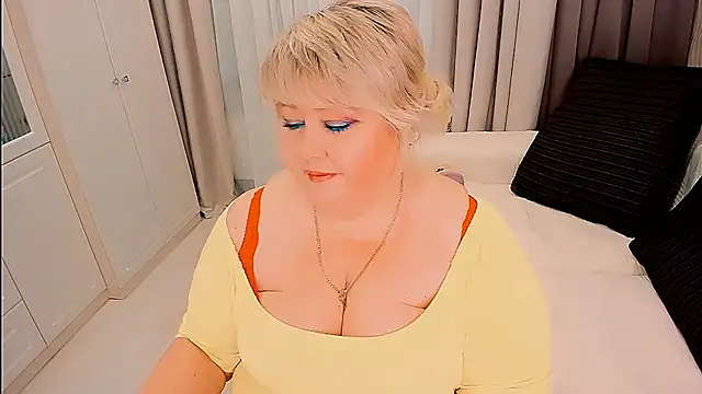 BIGTITSBBWn Webbikameraesitys